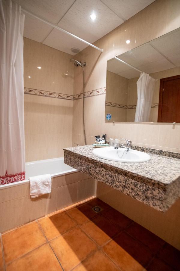 Hotel Castellote Extérieur photo