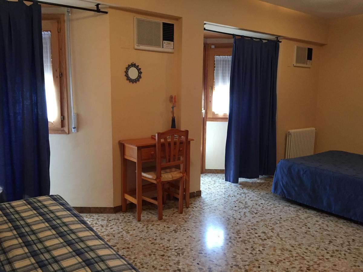 Hotel Castellote Extérieur photo